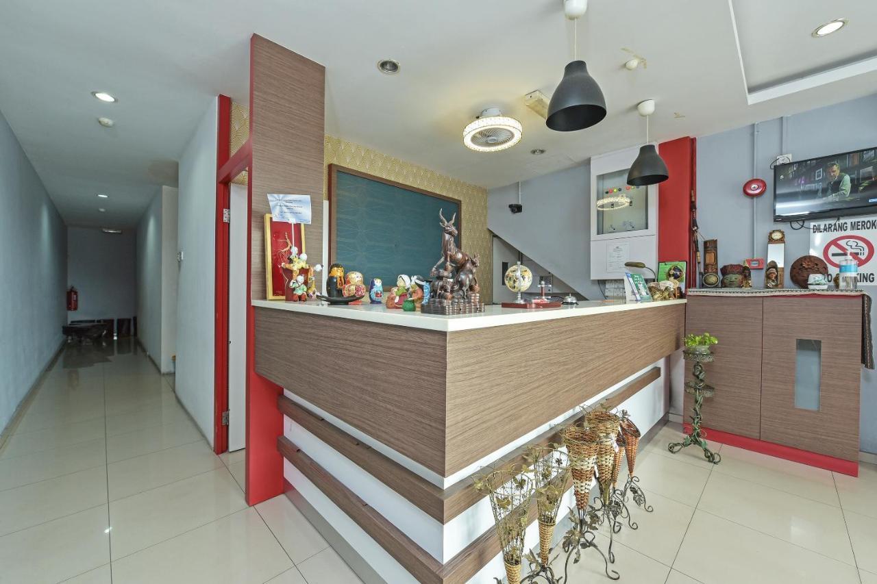 Oyo 90644 M Three Hotel Sitiawan Exterior photo