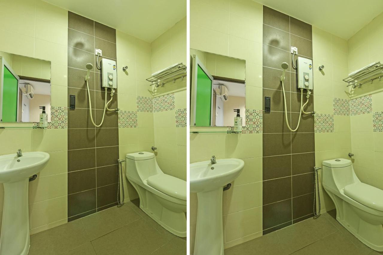 Oyo 90644 M Three Hotel Sitiawan Exterior photo